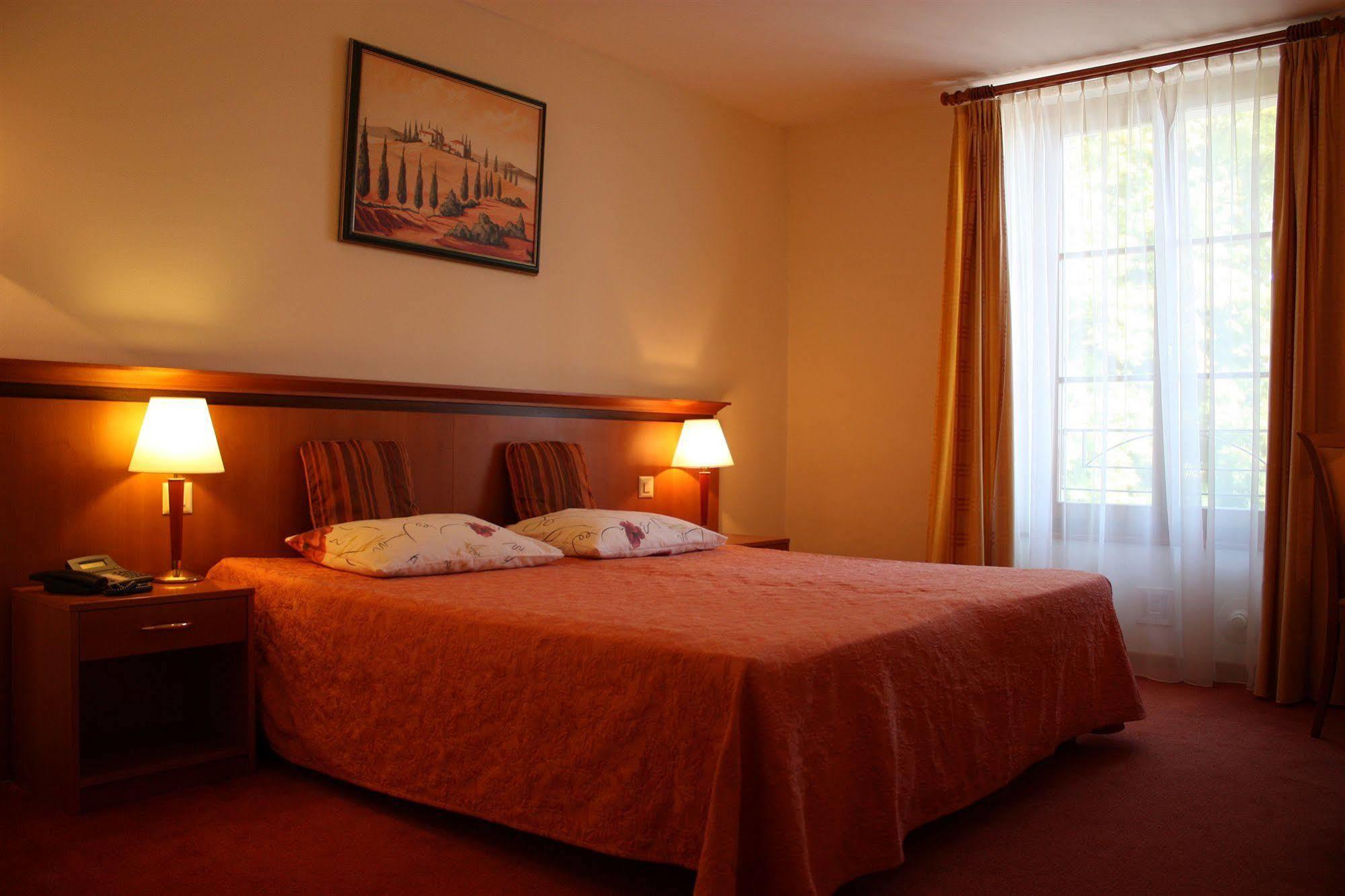 Auberge Communale A L'Union Gilly Екстериор снимка
